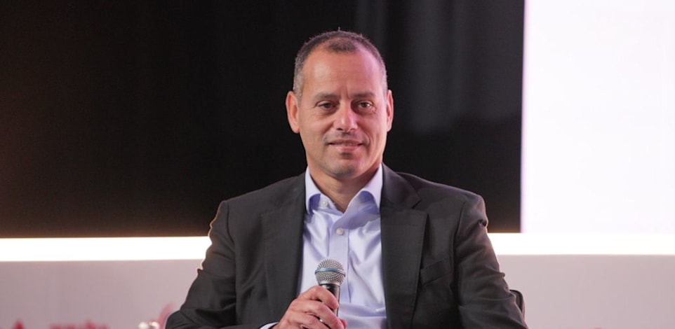 מנכ''ל קבוצת הפניקס, אייל בן סימון, בוועידת ישראל לעסקים 2025 / צילום: כדיה לוי