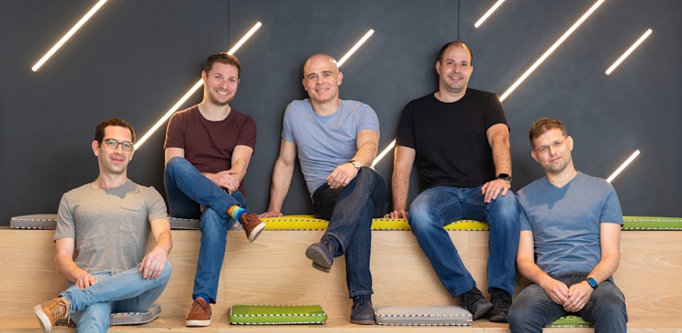 מייסדי לייטריקס. מימין: ניר פוצ’טר, עמית גולדשטיין, זאב פרבמן, ירון אינגר, איתי צידון / צילום: אייל מרילוס