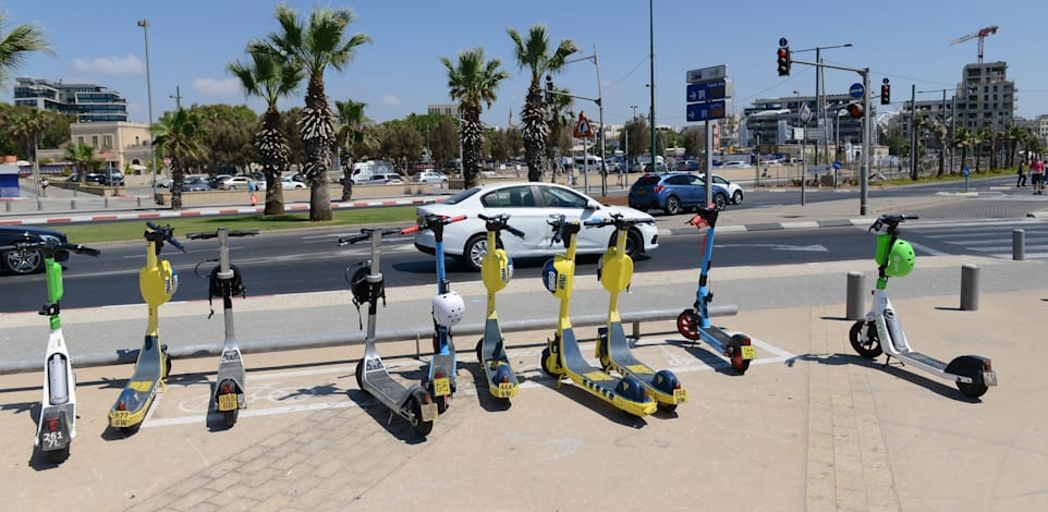 קורקינטים חשמליים בתל אביב / צילום: איל יצהר