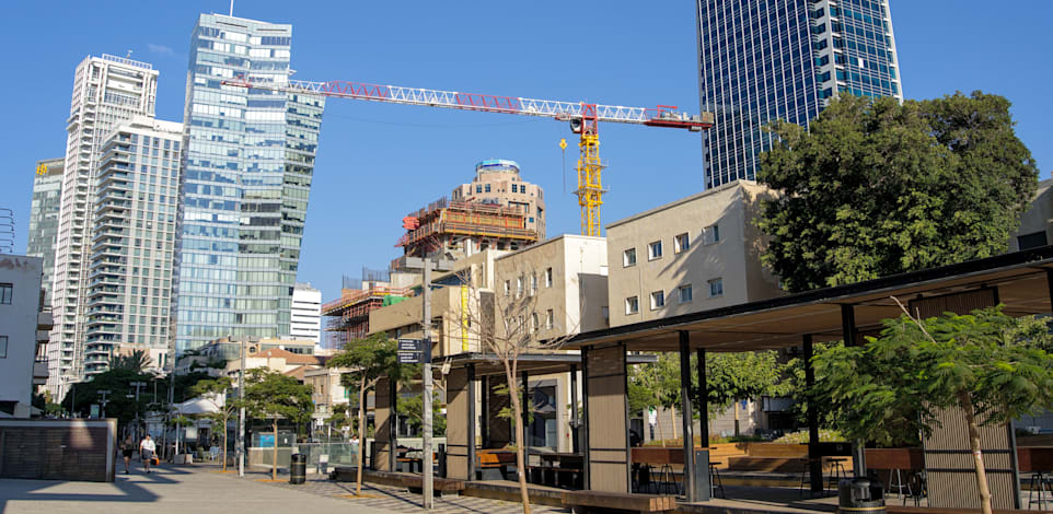 תל אביב. היקפי העסקאות נופלים באופן חופשי / צילום: Shutterstock, Teo K