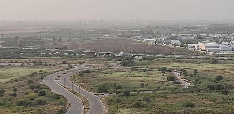 השטח שעליו תוקם תחנת ''קסם'' / צילום: דין שמואל אלמס