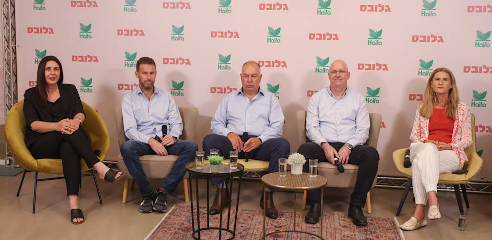 הפאנל בהשתתפות אסתר ברק לנדס, נתן פלדמן, דובי אמיתי, דורון מלר ומיכל פינק / צילום: כדיה לוי