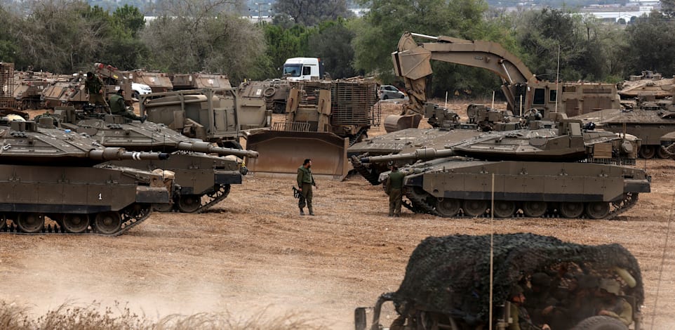 חיילי צה''ל בגבול עם עזה / צילום: ap, AMIR COHEN