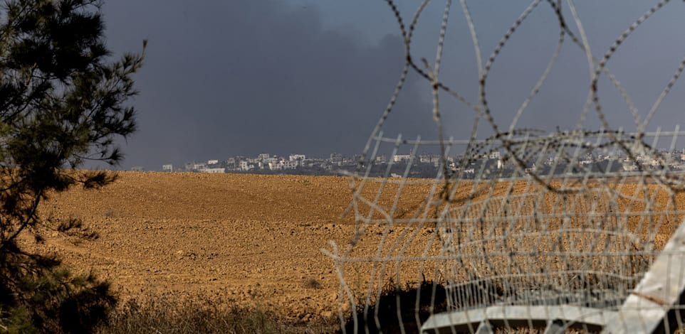 הגדר שנפרצה ב־7 באוקטובר. יישובים במרחק מאות מטרים בלבד לא מקבלים הכרה / צילום: Reuters, EVELYN HOCKSTEIN