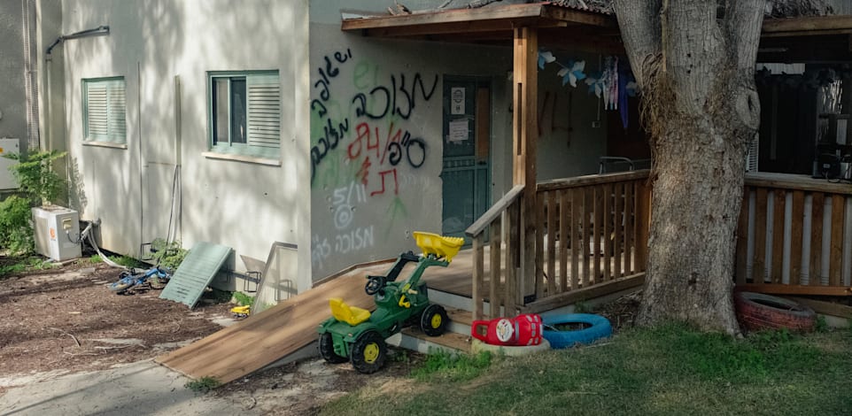 קיבוץ בארי אחרי הטבח. ''לתעד כשאנחנו עדיין בתוך האירוע'' / צילום: מיטל שטדלר