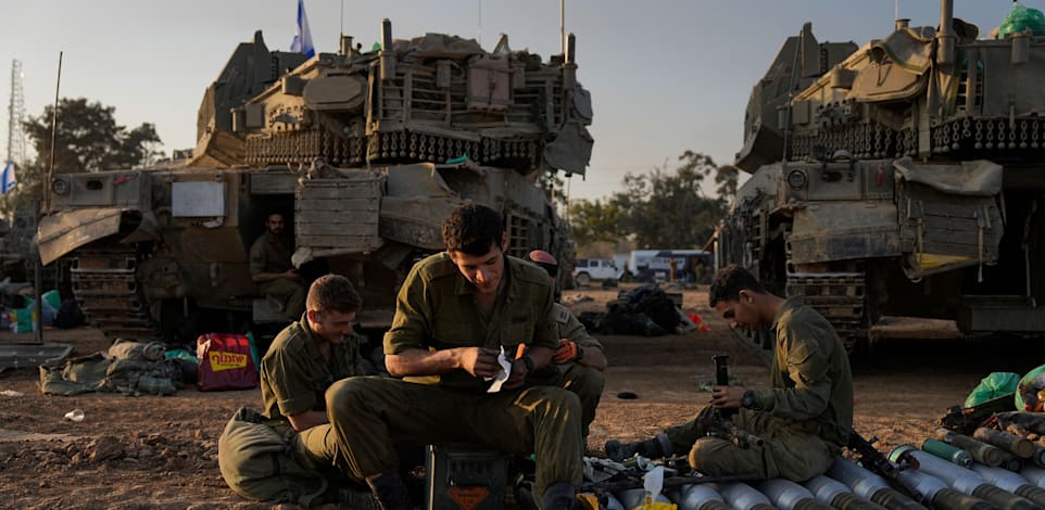 חיילי צה''ל בגבול עזה / צילום: ap, Ohad Zwigenberg