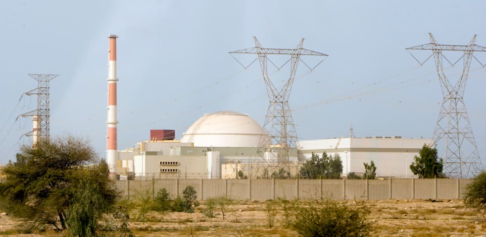 תחנת הכוח בושהר באיראן. מספקת רק 1% מתצרוכת החשמל במדינה / צילום: Reuters, Caren Firouz