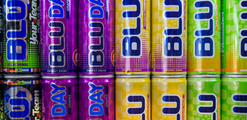 מותג משקאות האנרגיה BLU / צילום: Shutterstock