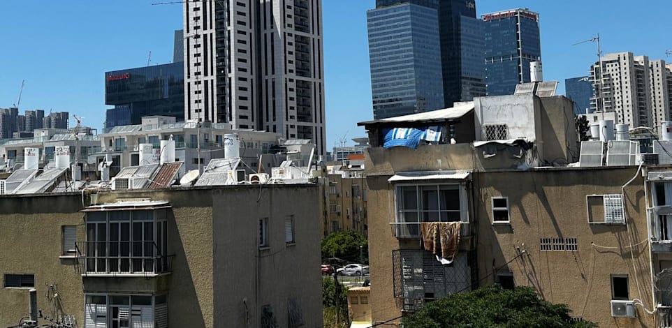 בנייה ישנה וחדשה בתל אביב / צילום: בר לביא