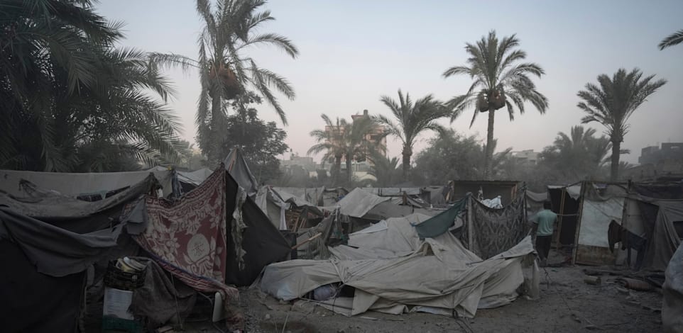 דיר אל בלאח, רצועת עזה, מוקדם יותר היום / צילום: ap, Abdel Kareem Hana