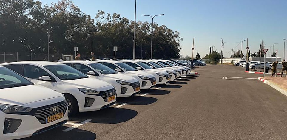 מכוניות פרטיות בבסיס צה''ל / צילום: דובר צה''ל