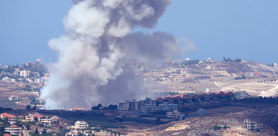 הפצצות חיל האויר באזור נבטיה, דרום לבנון / צילום: ap, Hussein Malla