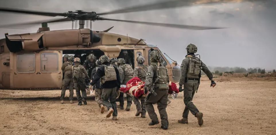 פינוי פצועים משדה הקרב / צילום: דובר צה''ל