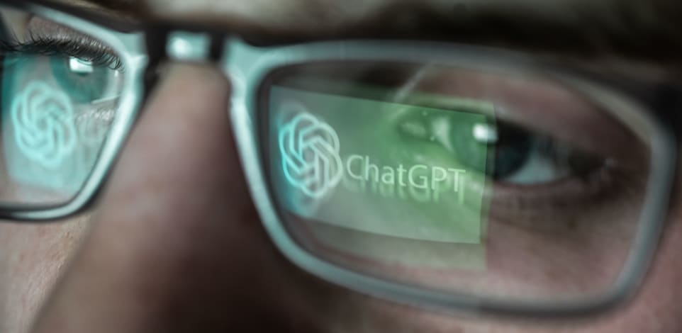 ChatGPT הבטיח לשנות את העולם. מה כבר קרה? / צילום: Reuters, Frank Rumpenhorst