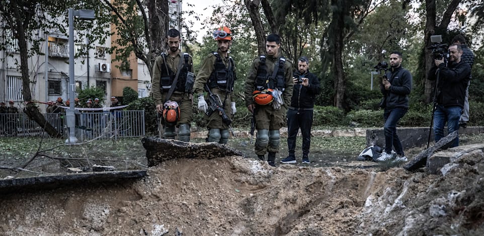 זירת הנפילה ביפו / צילום: Reuters, Anadolu
