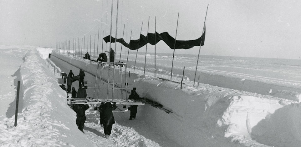 הקמת הבסיס ב–1959. תחנת מחקר כסיפור כיסוי לפרויקט סודי / צילום: NASA-JPL
