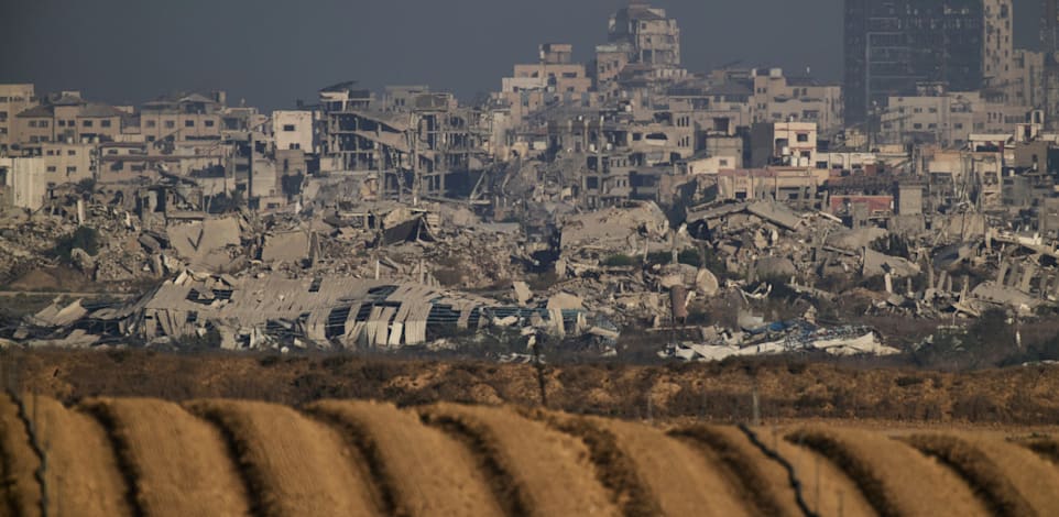 הריסות בניינים בצפון רצועת עזה / צילום: ap, Leo Correa