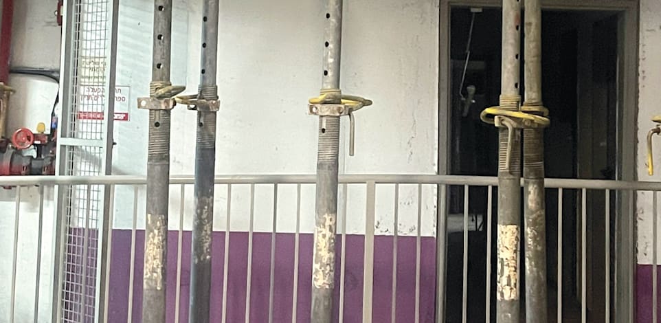 הנכס עדיין בשיפוץ אבל הדיירים התבקשו לחזור אליו. ''ככה מבקשים מאיתנו לנהל שגרת חיים'' / צילום: פרטי