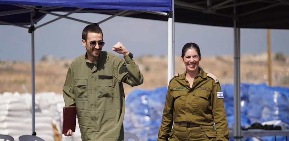 אבינתן אור ברגע החבירה לנציגי צה''ל / צילום: דובר צה''ל