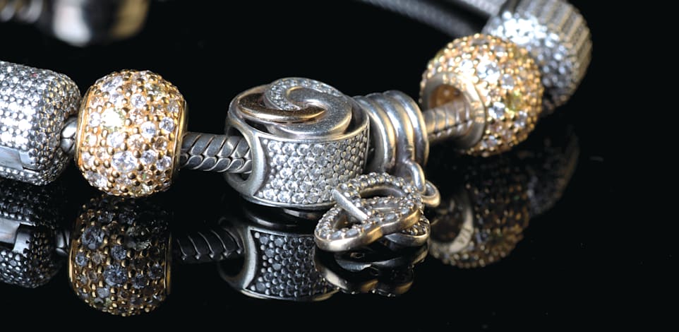 צמיד של פנדורה / צילום: שטארסטוק