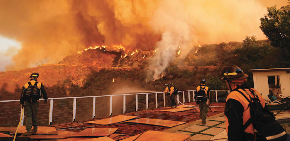 השריפה בפליסיידס. השמידה 6,837 בתים / צילום: ap, Jae C. Hong