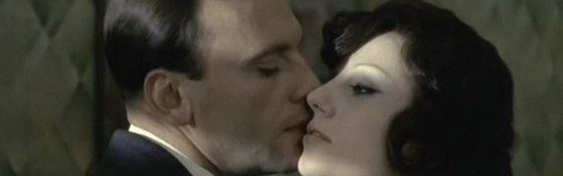 ז'אן לואי טרינטיניאן (בתפקיד מרצ'לו קלריצ'י) וסטפניה סנדרלי (בתפקיד ג'וליה קלריצ'י) בסרט ''הקונפורמיסט'', 1970 / צילום: ויקיפדיה
