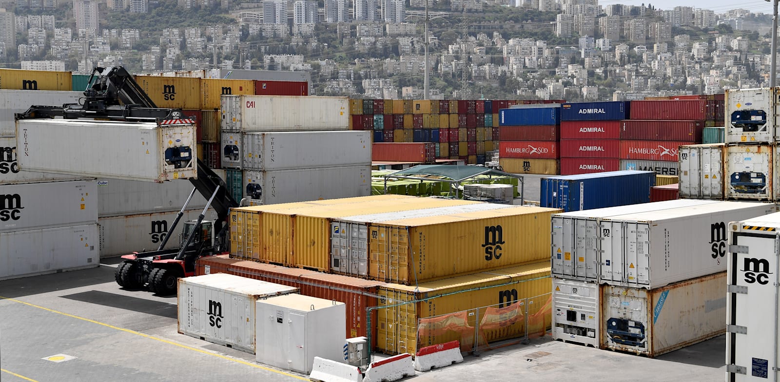 מכולות בנמל חיפה / צילום: פאול אורלייב