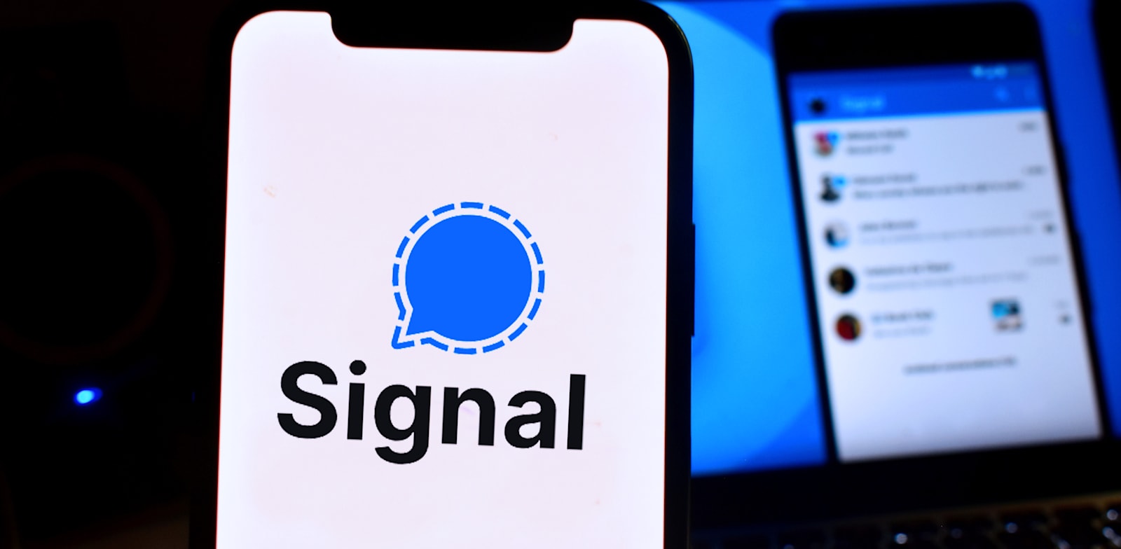 אפליקציית סיגנל / צילום: Shutterstock, DANIEL CONSTANTE