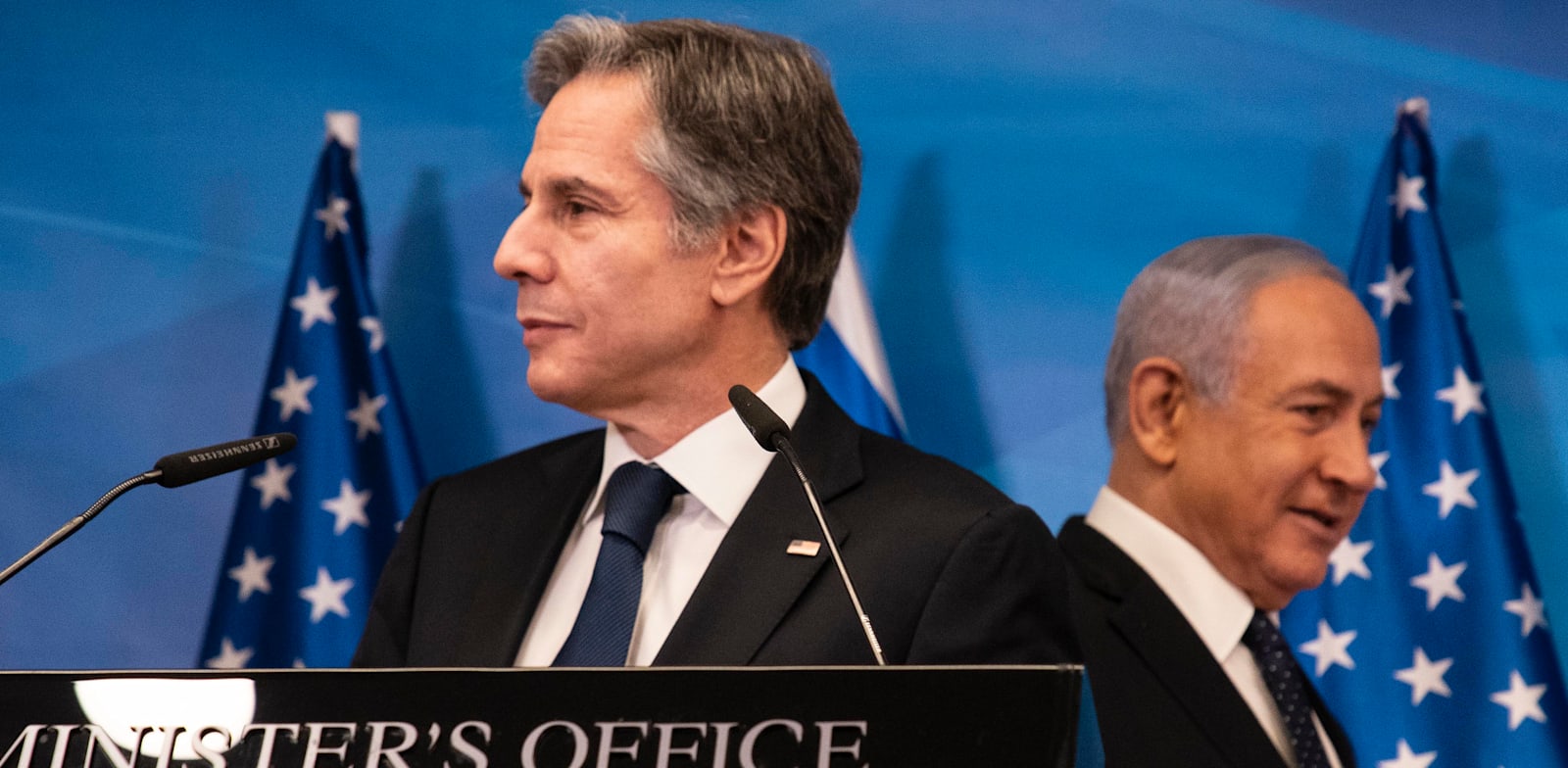 מזכיר המדינה אנתוני בלינקן ומאחוריו רה"מ בנימין נתניהו. מלאכתו של מזכיר מדינה אמריקאי הייתה קלה יותר פעם / צילום: Associated Press, Alex Brandon