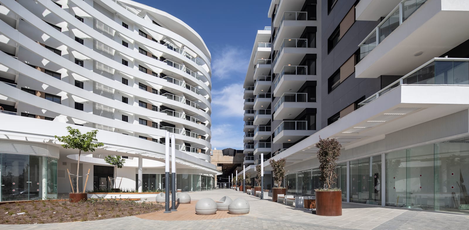 מסחר למטה, דירות למעלה. הבלוק, באר שבע / צילום: עמית גירון