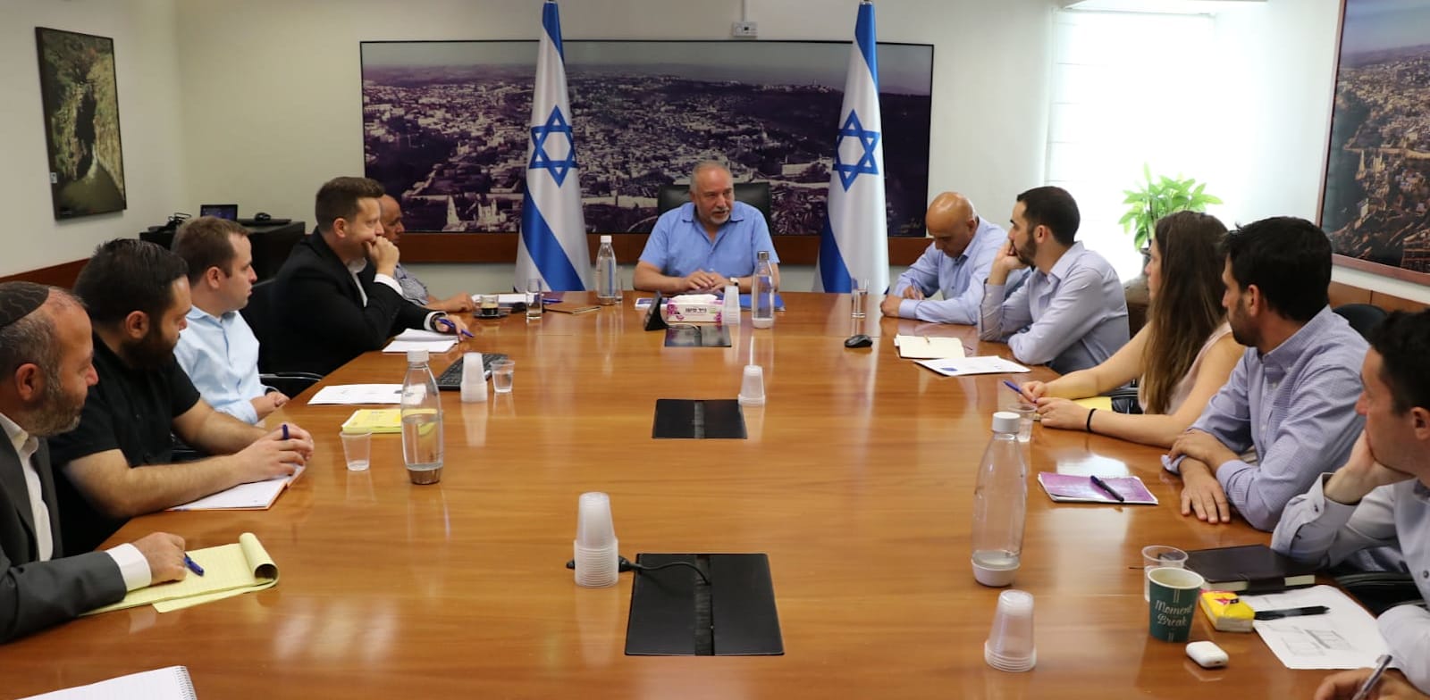 שר האוצר אביגדור ליברמן בפגישה על התקציב הדו-שנתי לשנים 2021-2022 / צילום: דוברות משרד האוצר