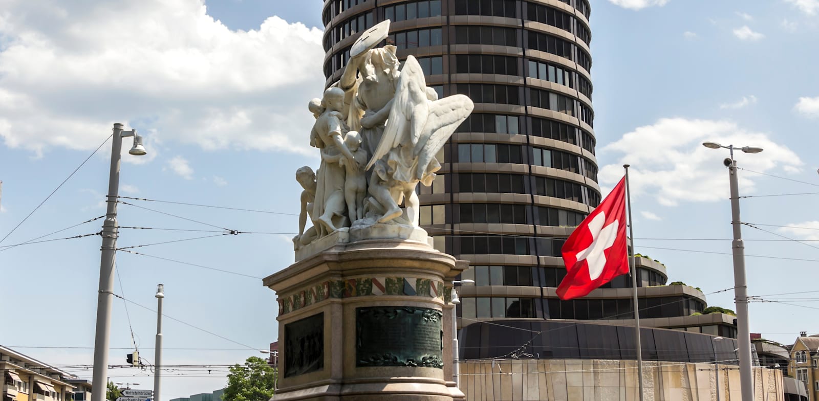 הבנק להסדרי סליקה בינ''ל בשווייץ. ההפקדות של הגרמנים בשוויץ זינקו ב-5 מיליארד דולר / צילום: Shutterstock