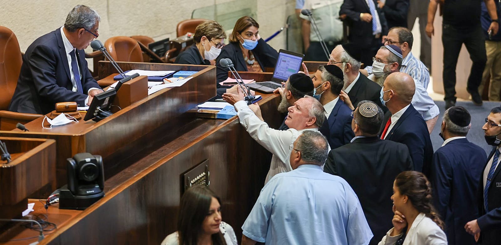 הפלת חוק האזרחות ע"י האופוזיציה, הלילה / צילום: נועם מושקוביץ, דוברות הכנסת