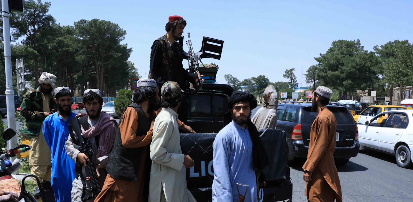 כוחות טליבאן מסיירים בהראט, אפגניסטן / צילום: Reuters