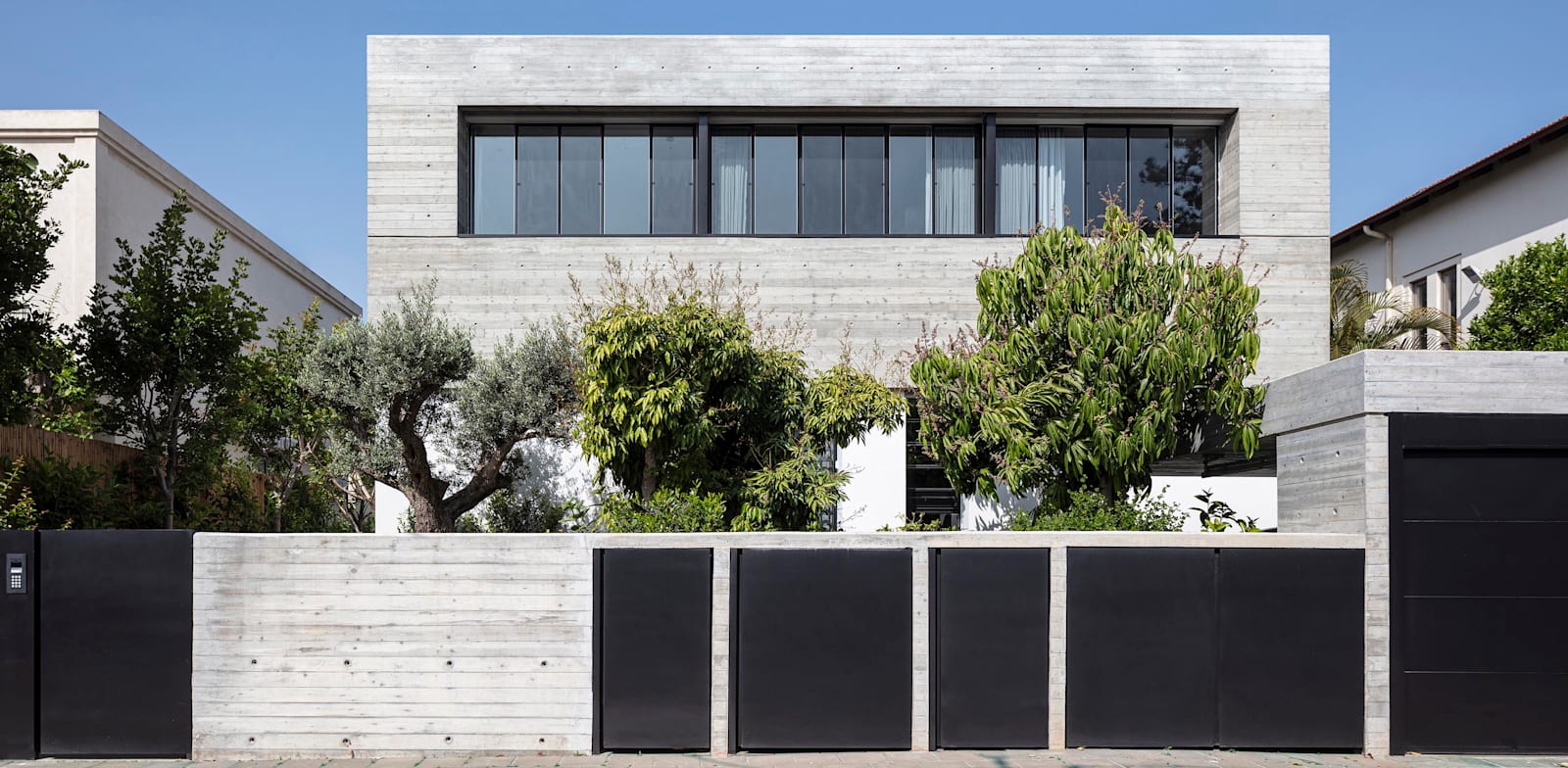 מבט מבחוץ / צילום: עמית גרון