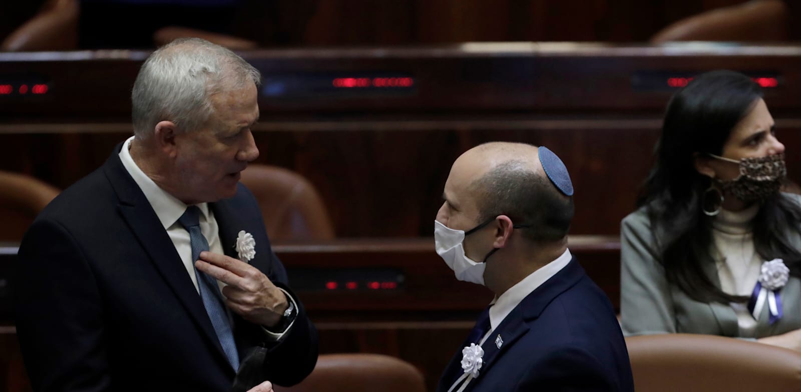 גנץ ובנט במליאה, ביולי / צילום: Associated Press