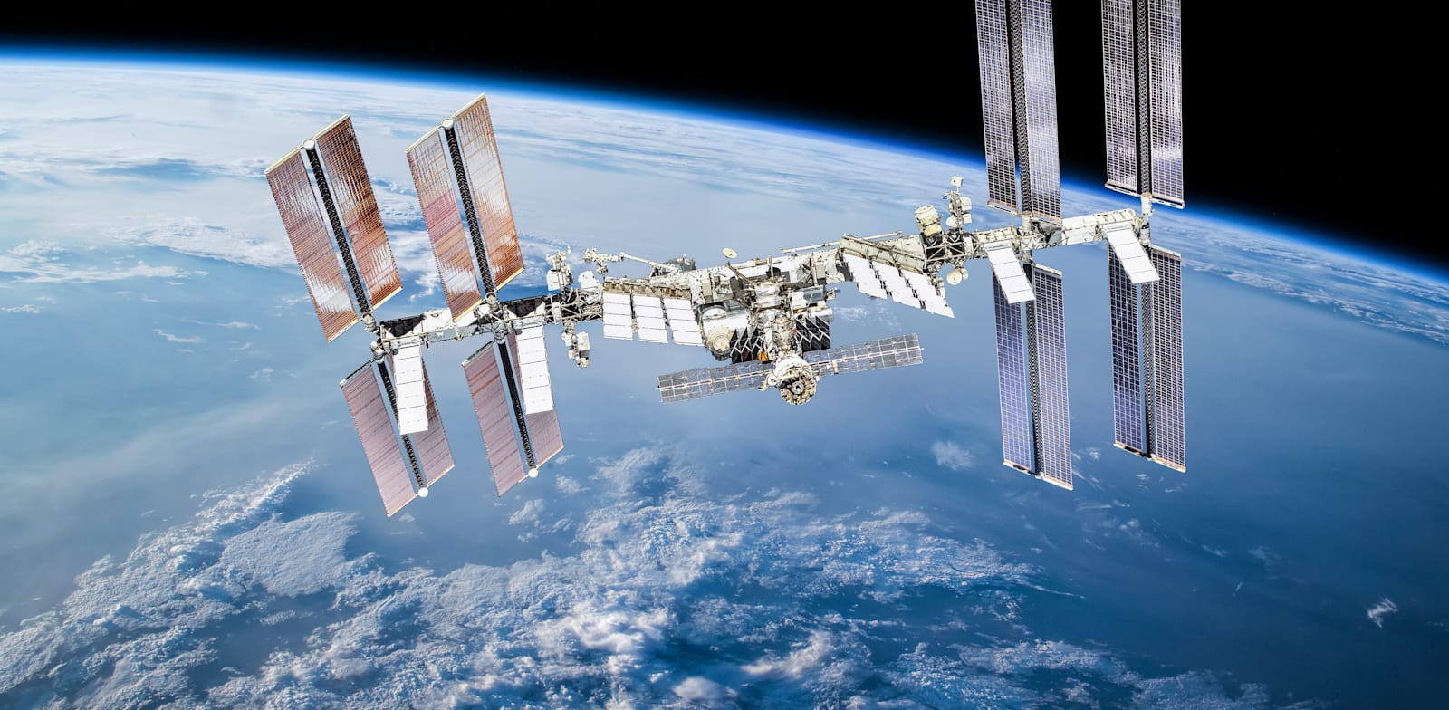תחנת החלל הבינלאומית. לרוסיה היכולת לקבוע את מסלולה / צילום: Shutterstock, Dima Zel
