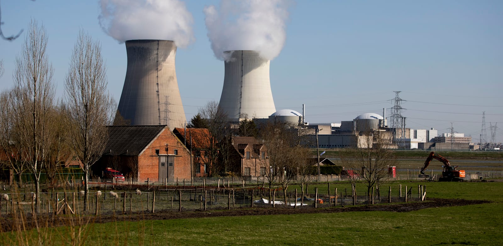 תחנת כוח גרעינית בבלגיה. תכננה לסגור את תחנות הכח הגרעיניות עד 2025 עד שפרצה המלחמה / צילום: Associated Press, Virginia Mayo