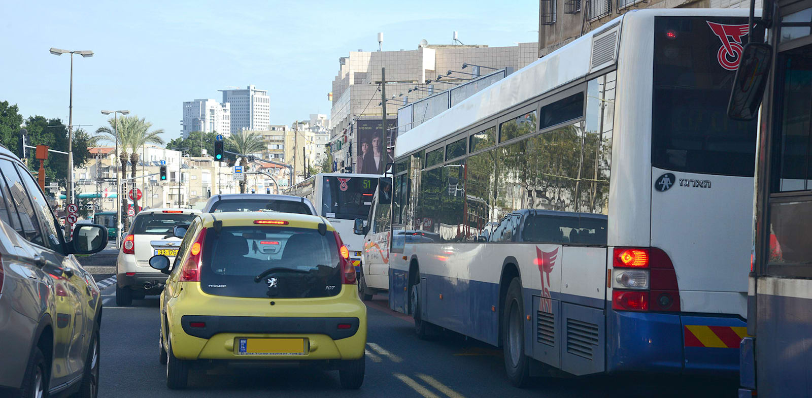 השימוש בתחבורה ציבורית רק יורד / צילום: תמר מצפי