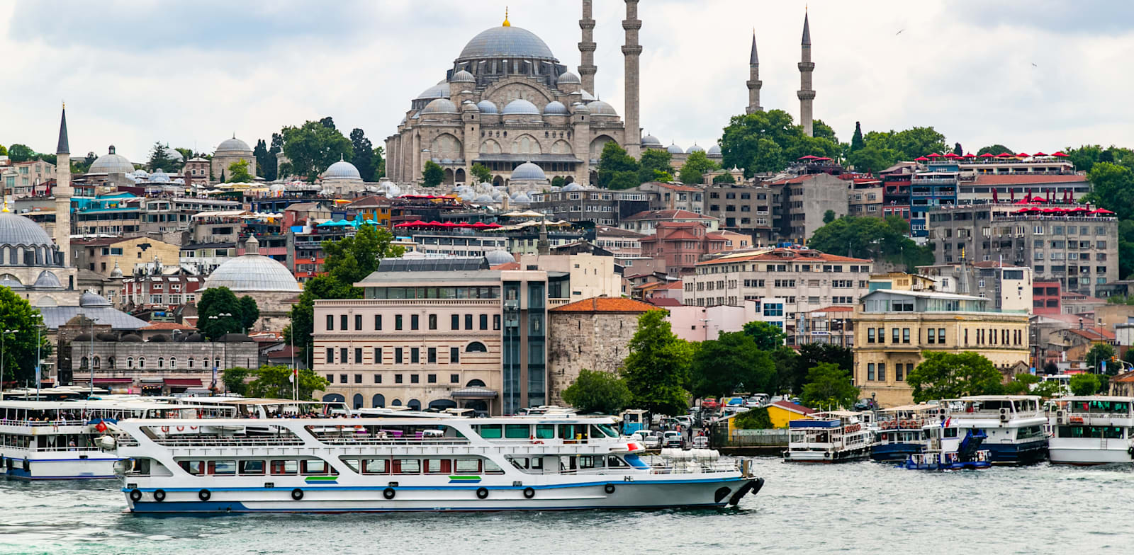 איסטנבול, הבירה הכלכלית של טורקיה. אינפלציית המזון במדינה היא הרביעית בחומרתה בעולם. / צילום: Shutterstock, nataschen