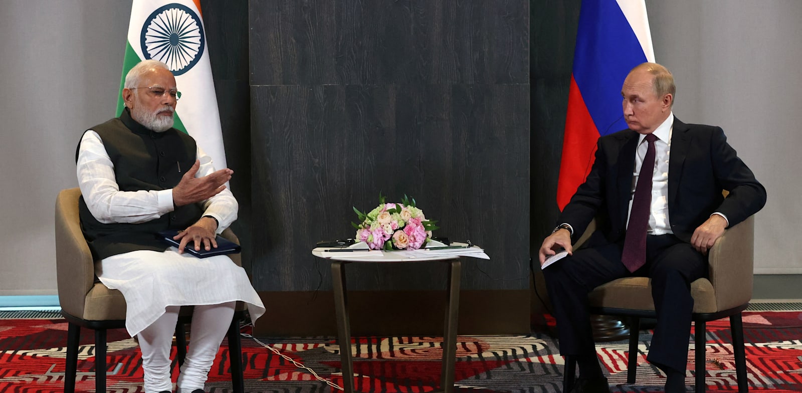 נשיא רוסיה פוטין ורה''מ הודו מודי בכנס באוזבקיסטן ביום שישי / צילום: Reuters, SPUTNIK