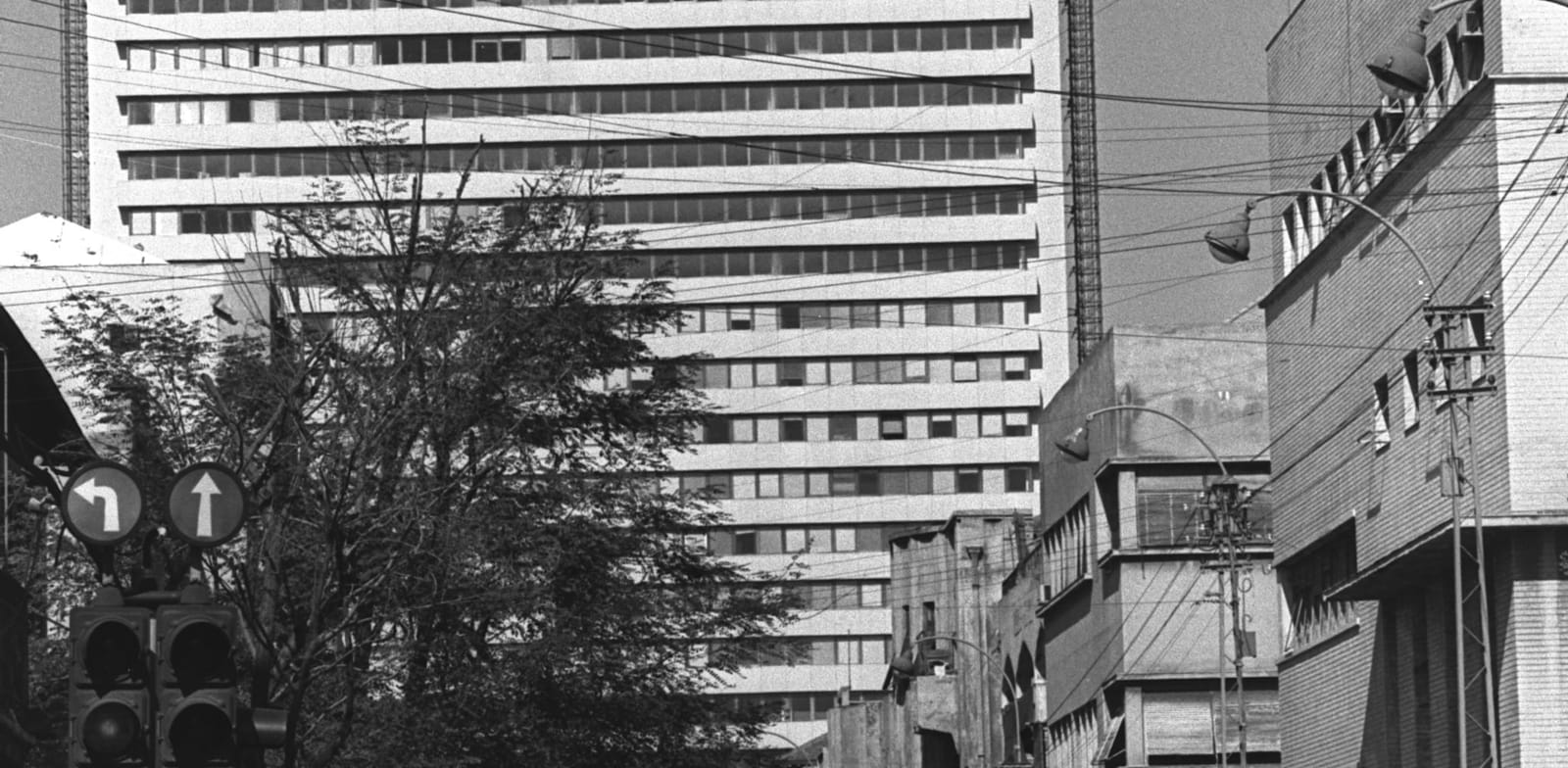 מגדל שלום בת''א בסמוך להקמתו בשנות ה-60' / צילום: Bruner Ilan, לע''מ