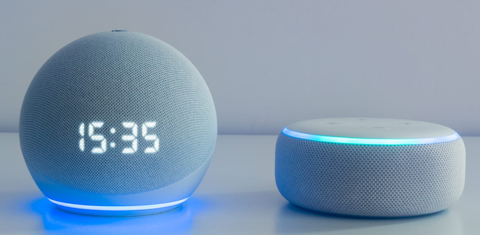 רמקול echo dot 4 של אמזן, עם שליטה קולית של אלקסה / צילום: Shutterstock, Panthere Noire