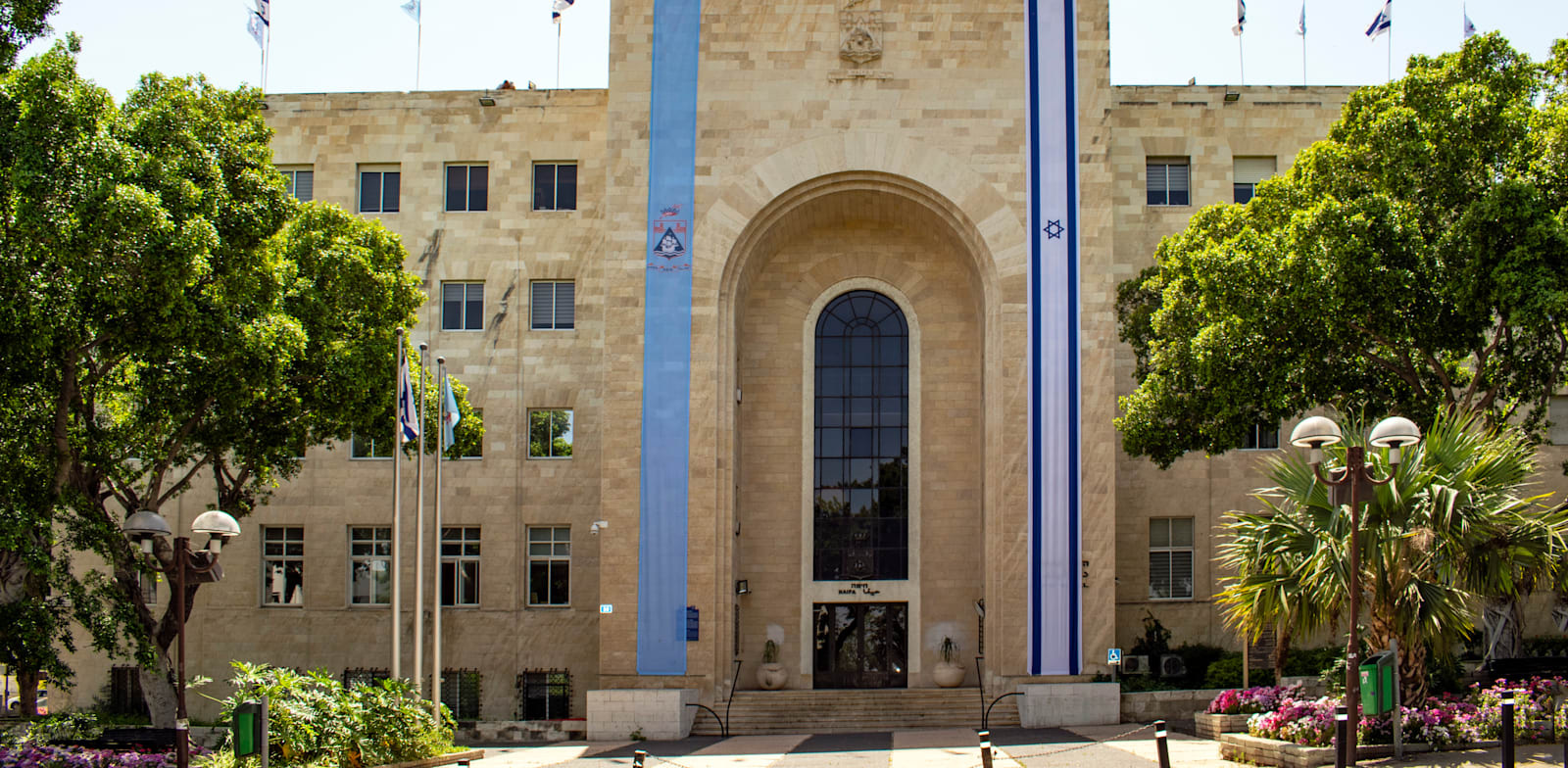 בניין עיריית חיפה. גם שם מבקשים להעלות את הארנונה / צילום: Shutterstock, Pioneerka888