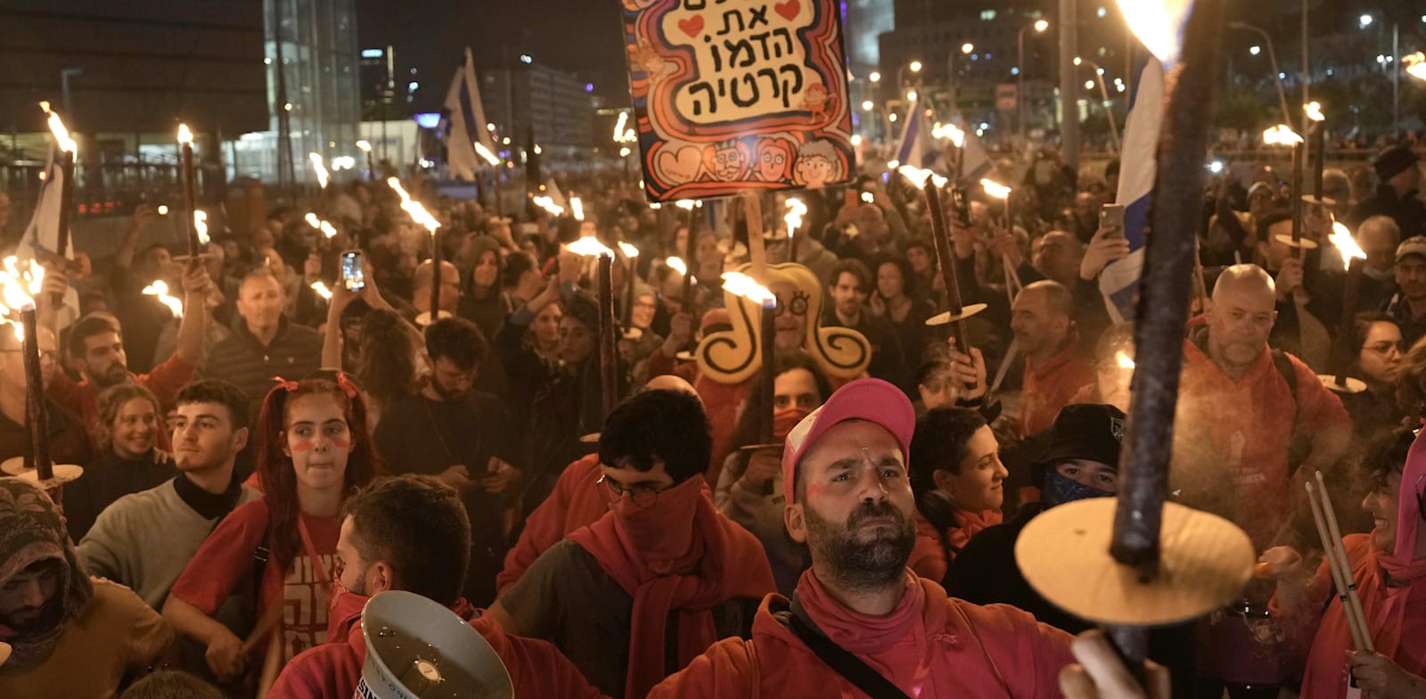 הפגנה בתל אביב, החודש. שאפל צופה שינויים נוספים במערכת המשפט / צילום: Associated Press, Oded Balilty