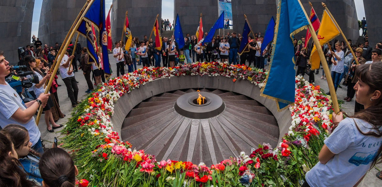 האנדרטה לזכר רצח העם הארמני בבירה ירוואן. 1.5 מיליון קורבנות / צילום: Shutterstock