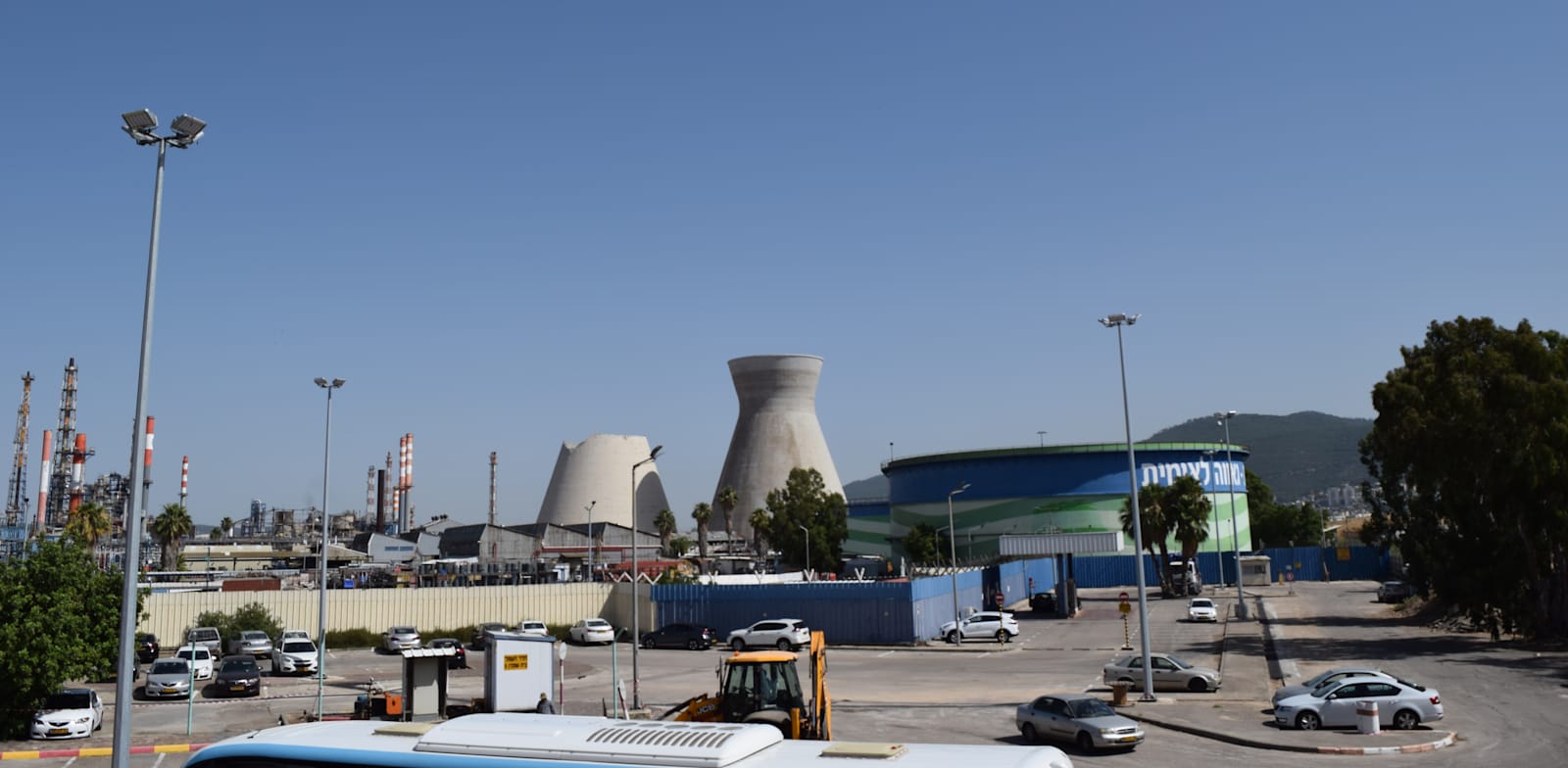 מפעל בזן במפרץ חיפה / צילום: בר - אל
