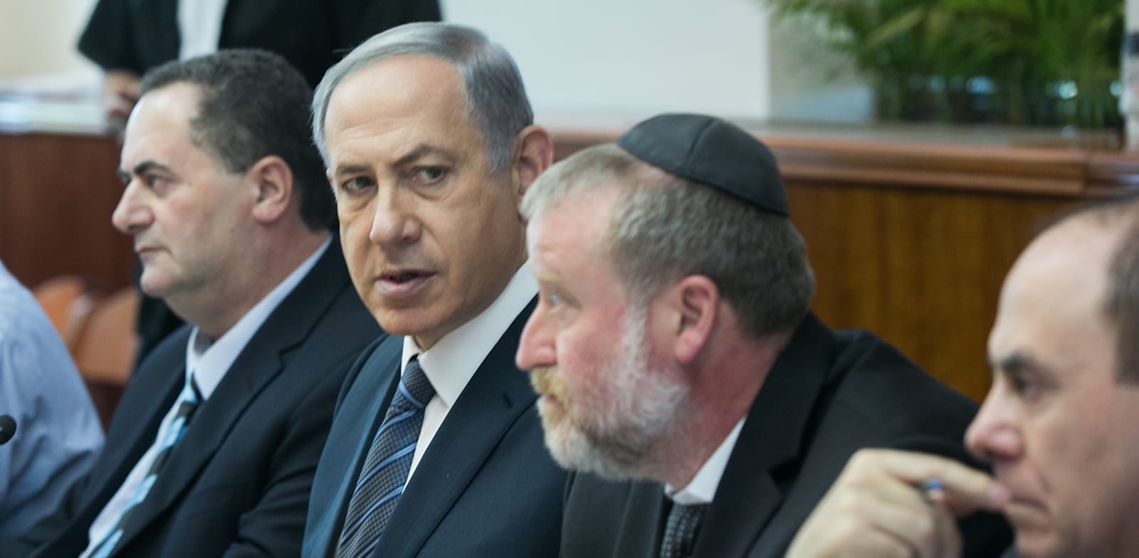 בנימין נתניהו ואביחי מנדלבליט / צילום: אוהד צויגנברג, "ידיעות אחרונות"