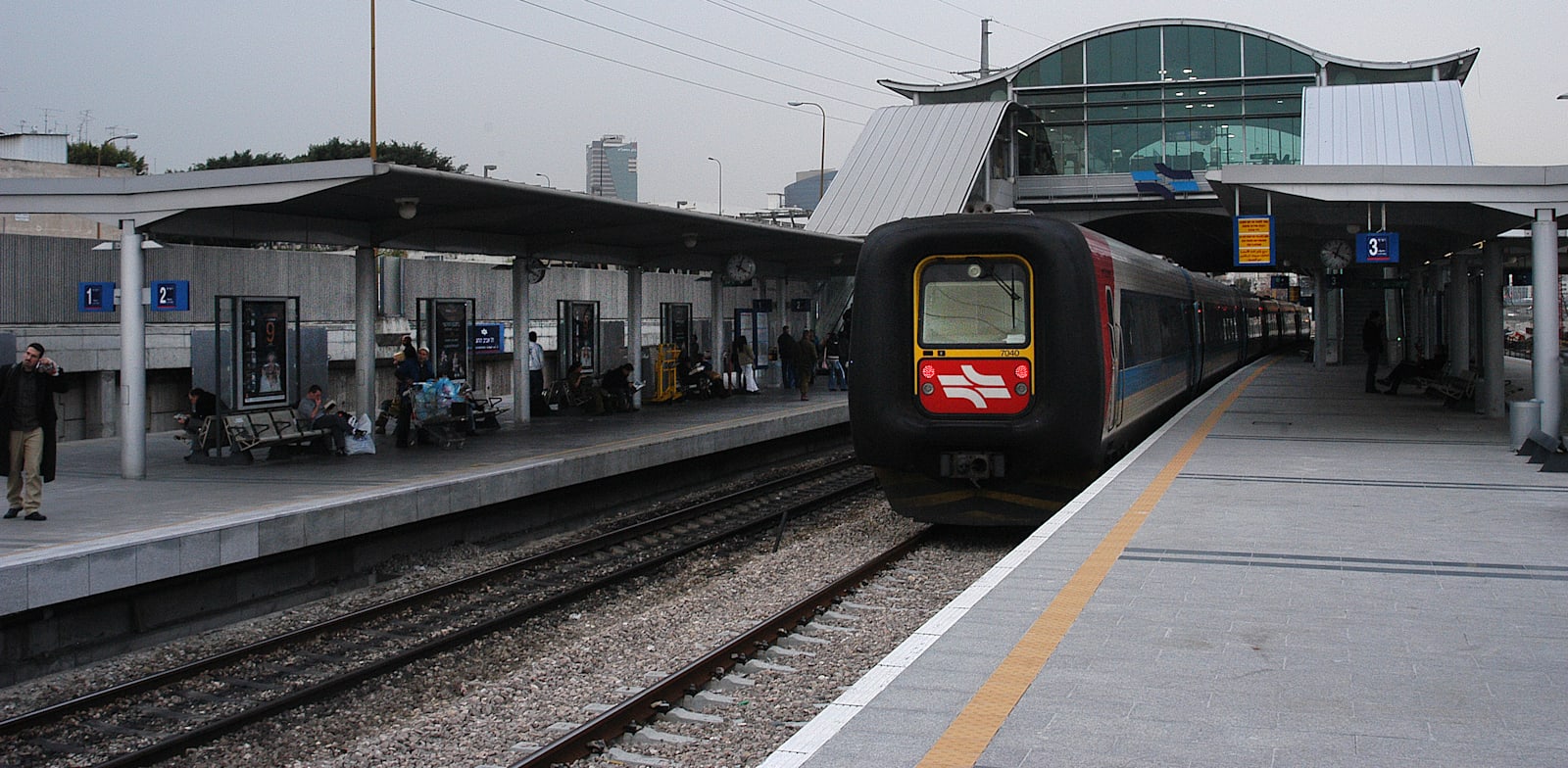 רכבת ישראל, תחנות קו החוף נסגרו זמנית / צילום: איל יצהר