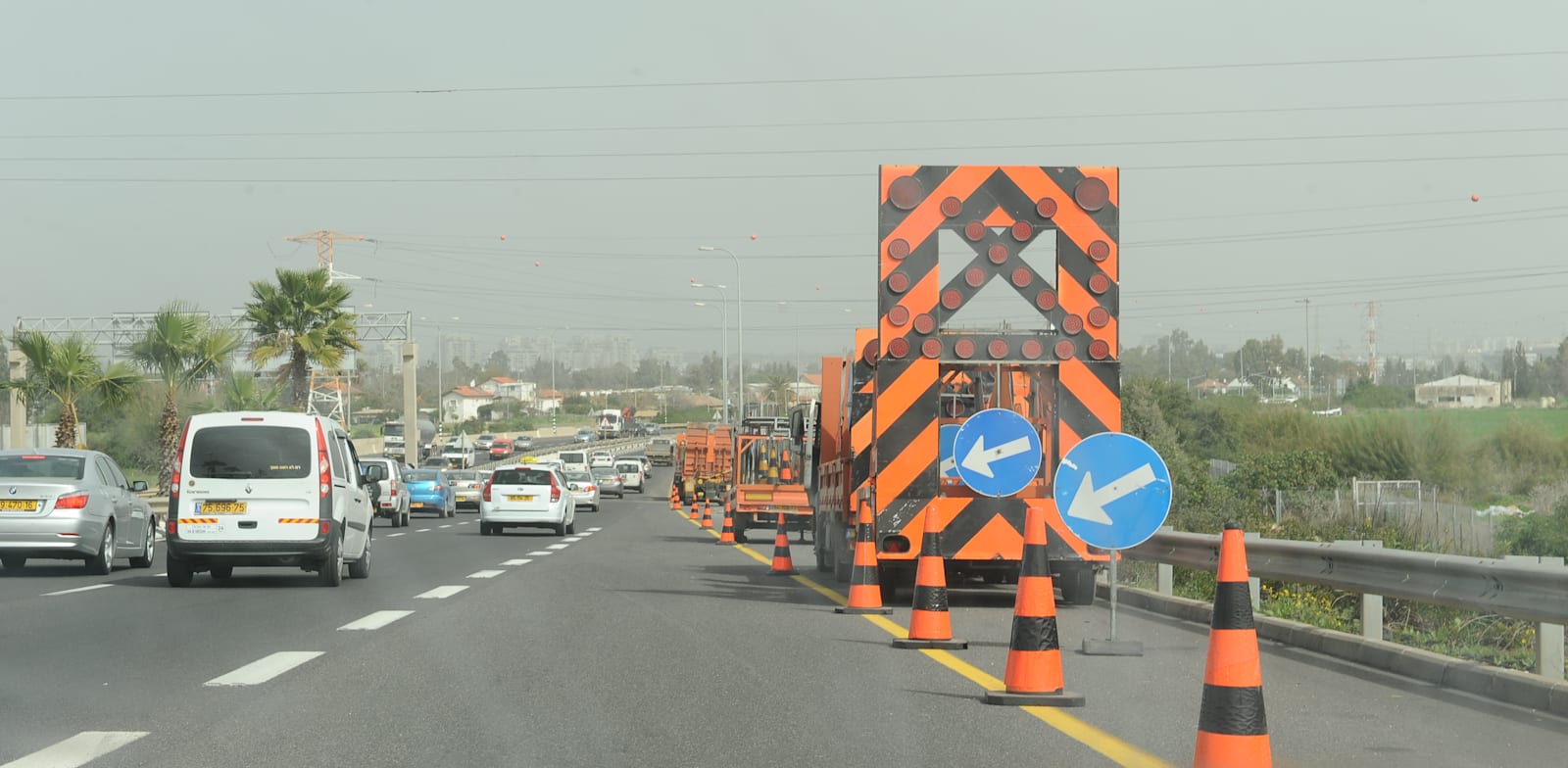 עבודות תשתיות בכביש / צילום: תמר מצפי